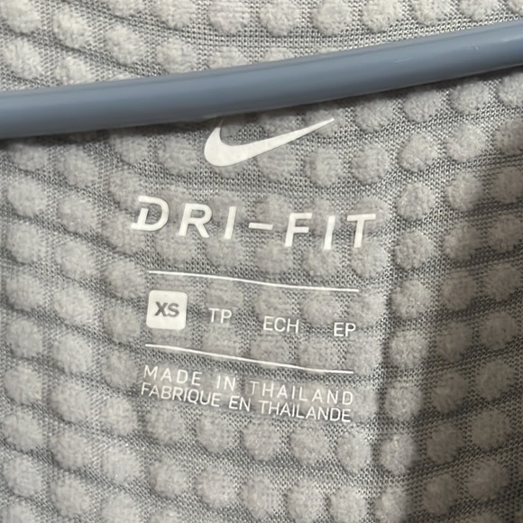 Nike Dri-fit Long Sleeve Top Size XS Light Gray-Like New!Work Out/Trips/Travel! - Picture 2 of 10